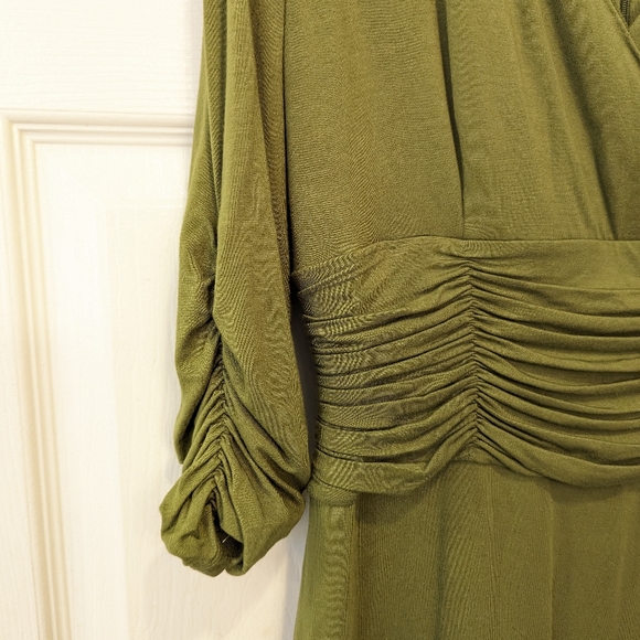 NUE by Shani Gray Knee Length midi Bodycon Dress With Built In Shapewear Size 12 - Picture 3 of 8